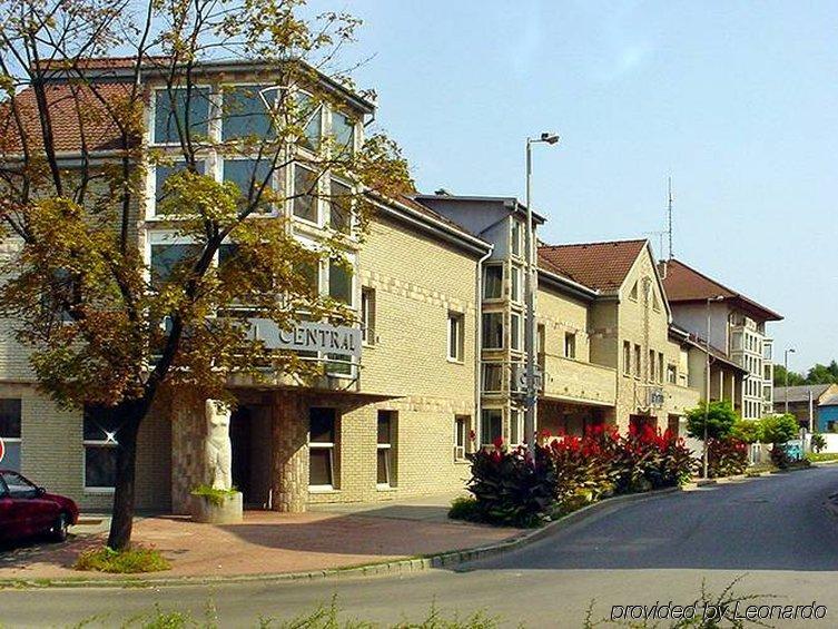 Hotel Central Nyíregyháza Εξωτερικό φωτογραφία