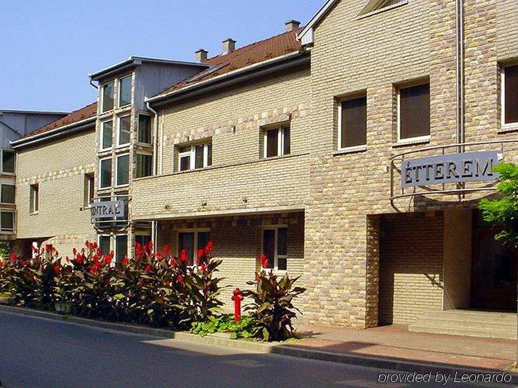 Hotel Central Nyíregyháza Εξωτερικό φωτογραφία