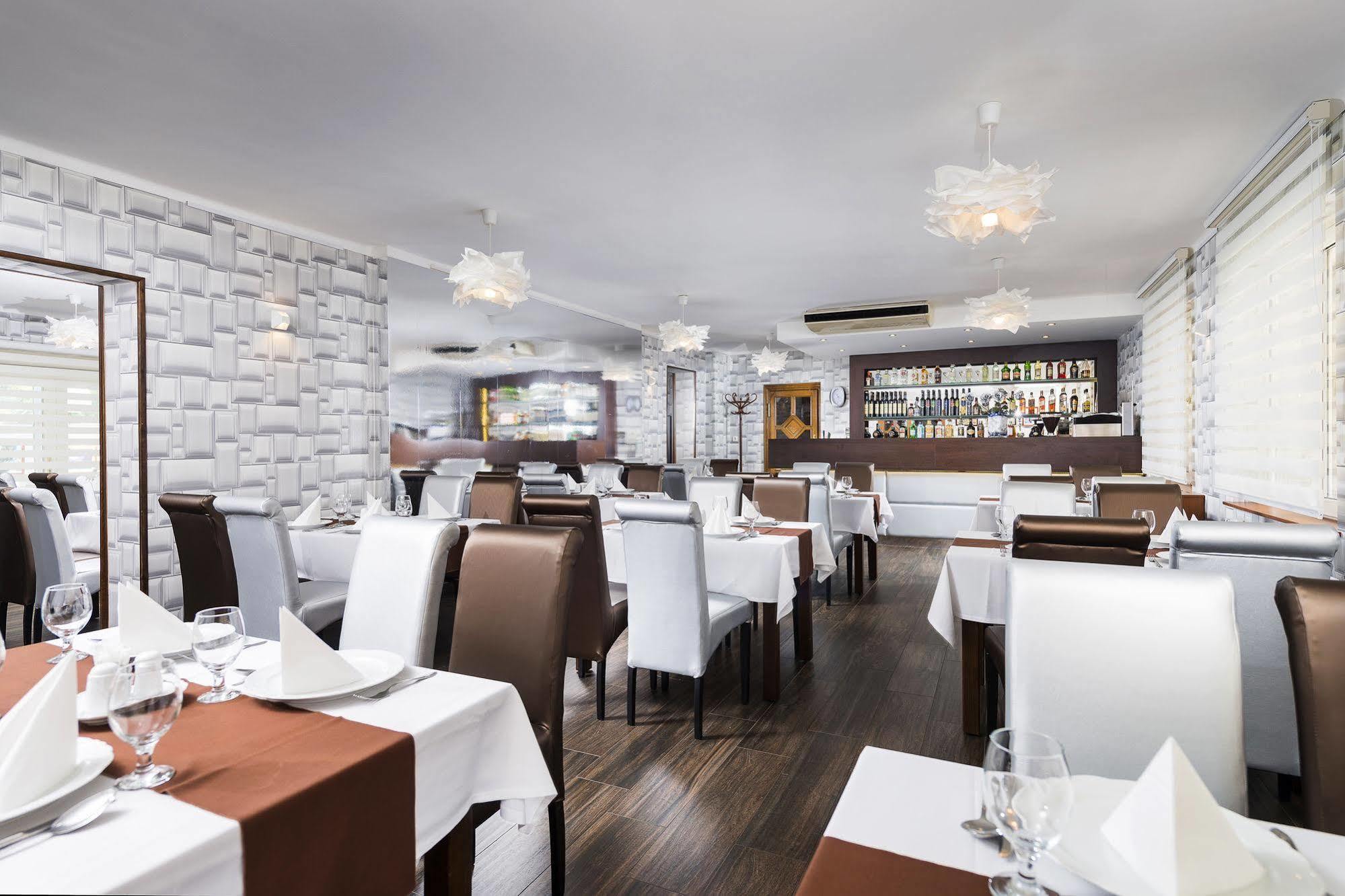 Hotel Central Nyíregyháza Εξωτερικό φωτογραφία